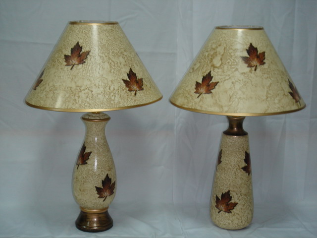 CERAMIC TABLE LAMP