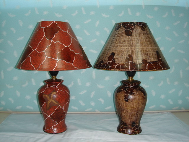 CERAMIC TABLE LAMP