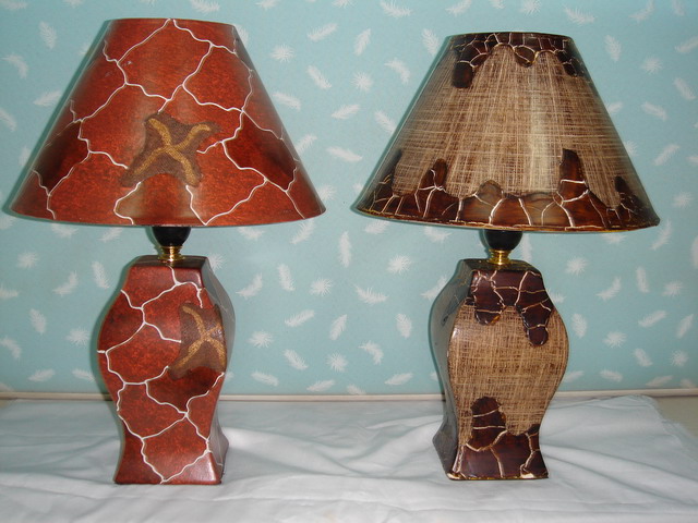 CERAMIC TABLE LAMP