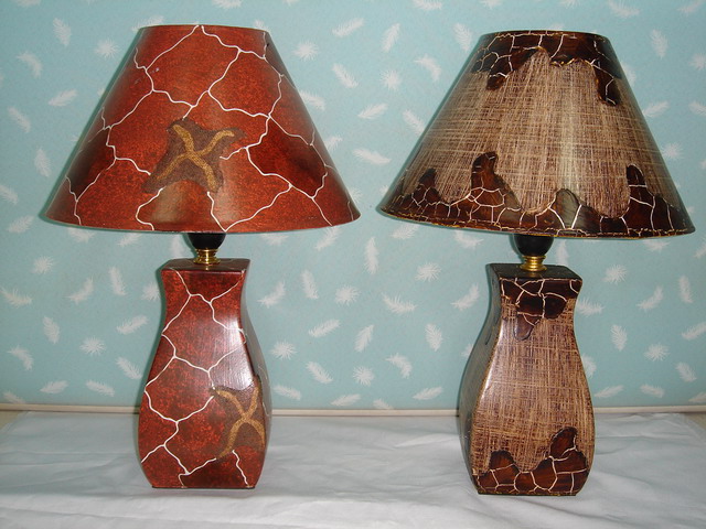 CERAMIC TABLE LAMP