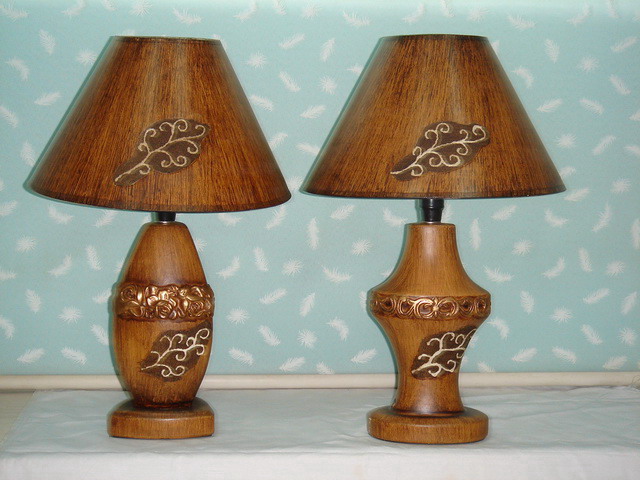 CERAMIC TABLE LAMP