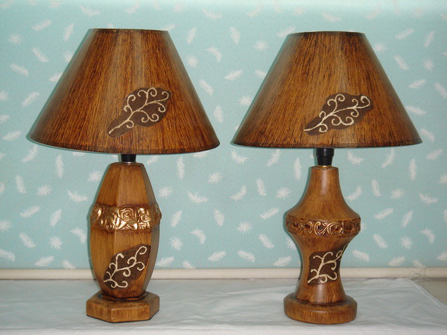 CERAMIC TABLE LAMP