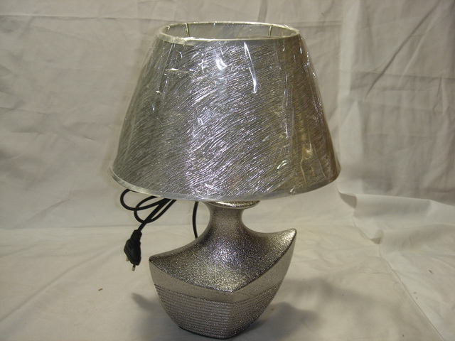 CERAMIC TABLE LAMP