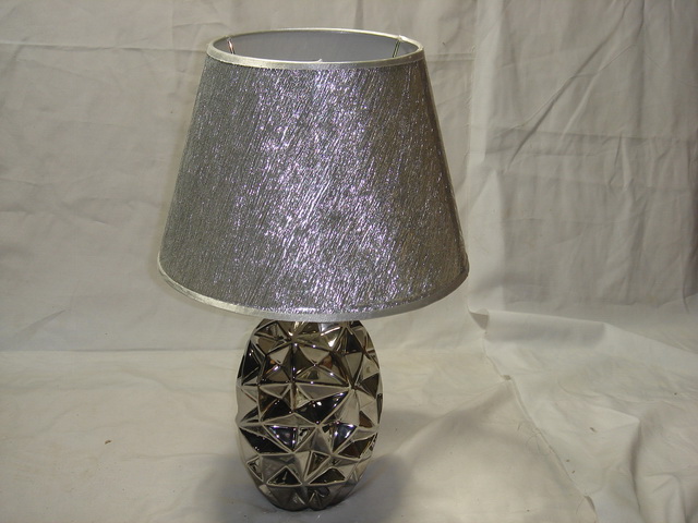 CERAMIC TABLE LAMP