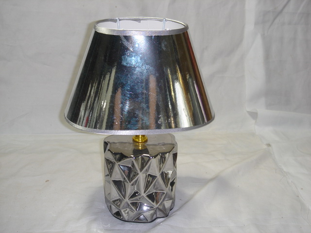 CERAMIC TABLE LAMP