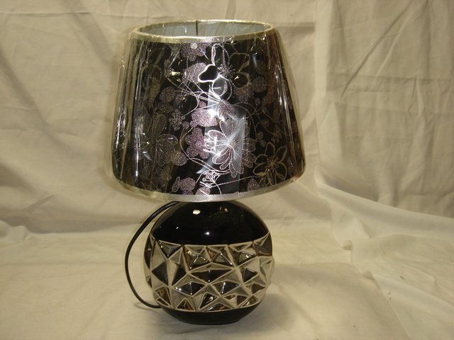 CERAMIC TABLE LAMP